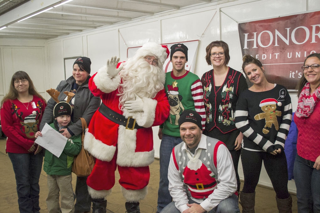 2015_Tree_Lighting_Marquette_County-023