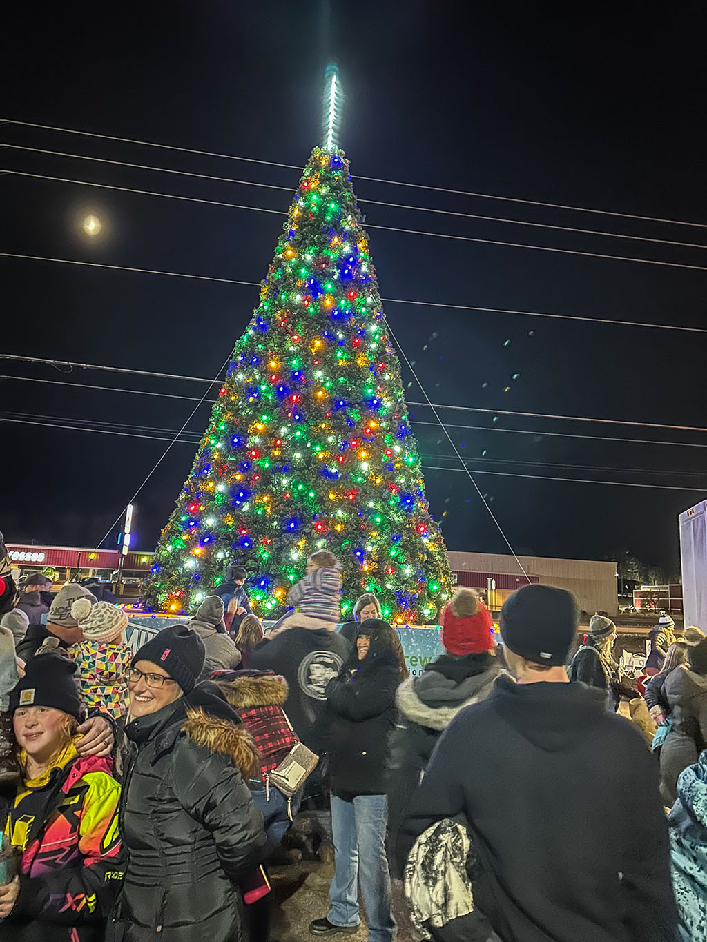 huge-turnout-at-the-mediabrew-goodwill-christmas-tree-lighting-ceremony